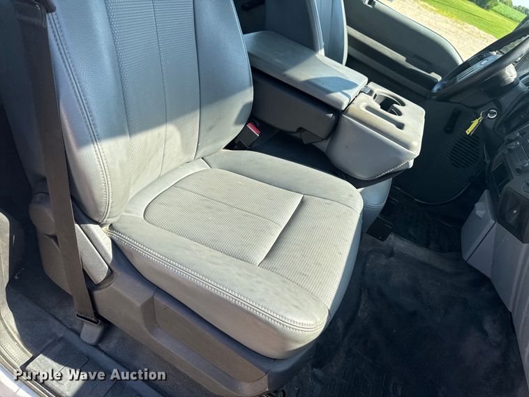 image for item FB5720 2013 Ford F250 Super Duty Crew Cab utility bed pickup truck