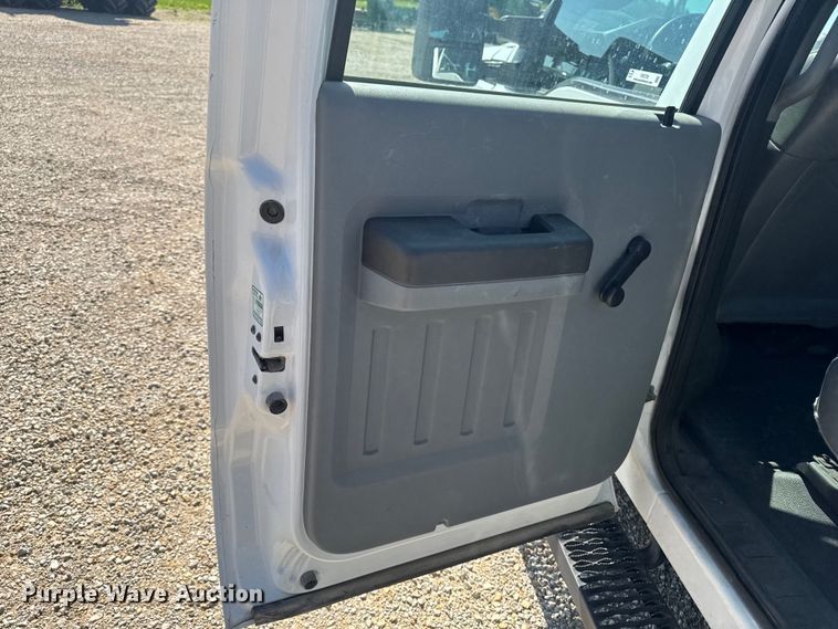 image for item FB5720 2013 Ford F250 Super Duty Crew Cab utility bed pickup truck