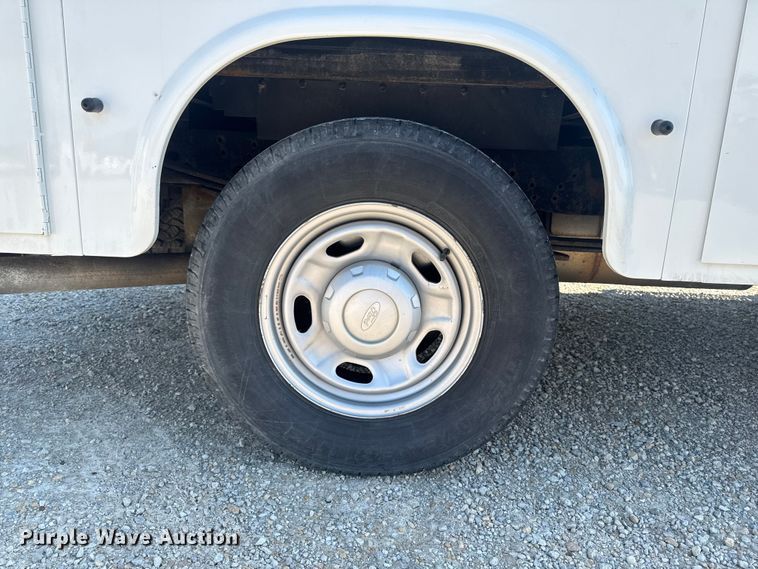 image for item FB5720 2013 Ford F250 Super Duty Crew Cab utility bed pickup truck