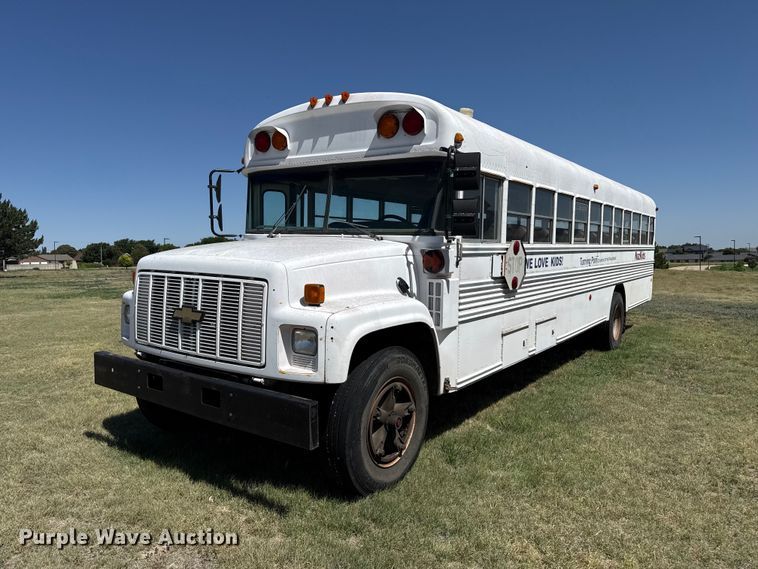 image for item FB6745 1993 Chevrolet  B7 school bus