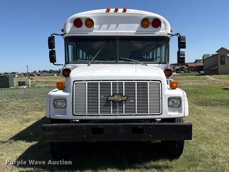 image for item FB6745 1993 Chevrolet  B7 school bus