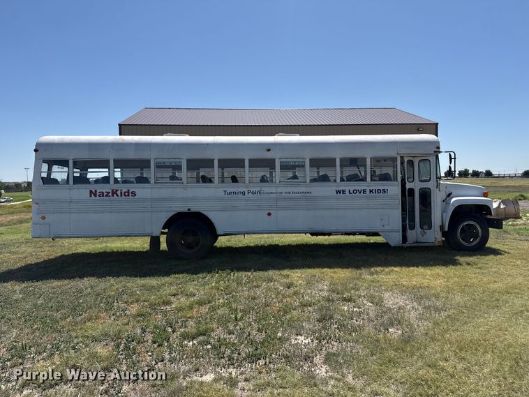 image for item FB6745 1993 Chevrolet  B7 school bus