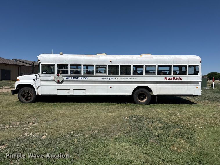 image for item FB6745 1993 Chevrolet  B7 school bus
