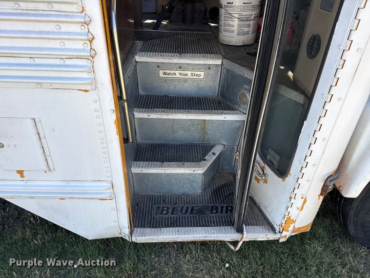 image for item FB6745 1993 Chevrolet  B7 school bus