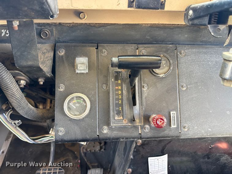 image for item FB6745 1993 Chevrolet  B7 school bus