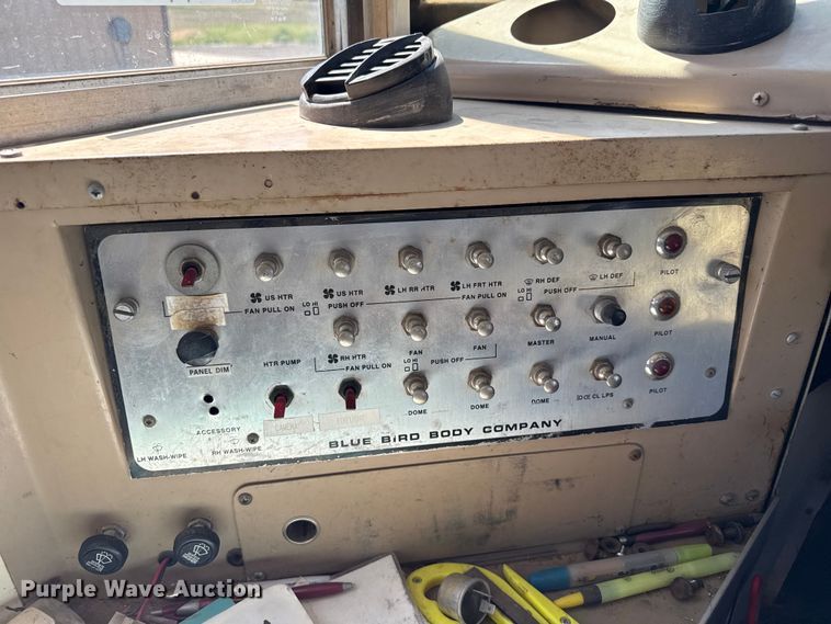 image for item FB6745 1993 Chevrolet  B7 school bus