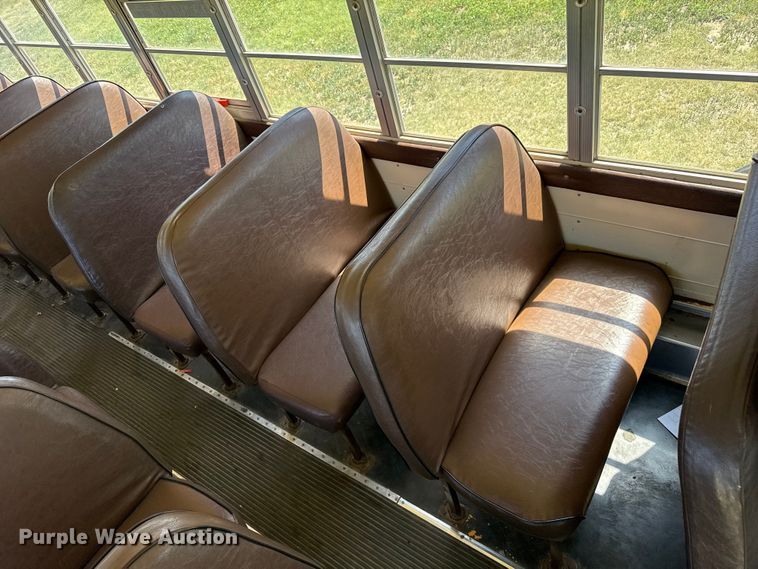 image for item FB6745 1993 Chevrolet  B7 school bus
