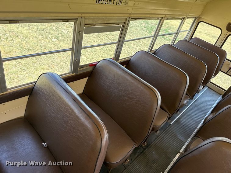 image for item FB6745 1993 Chevrolet  B7 school bus