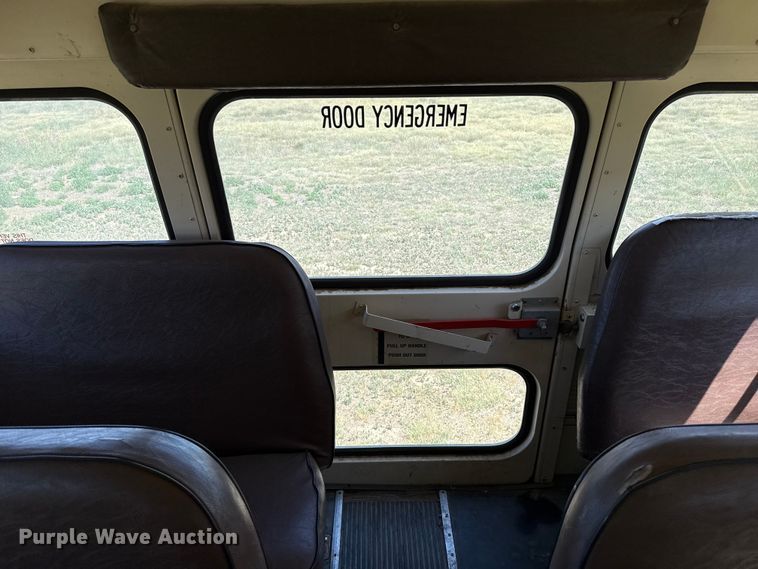 image for item FB6745 1993 Chevrolet  B7 school bus