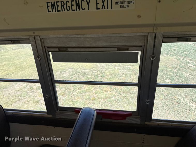 image for item FB6745 1993 Chevrolet  B7 school bus