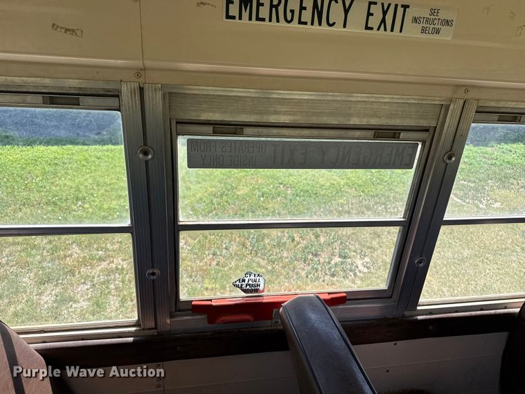 image for item FB6745 1993 Chevrolet  B7 school bus