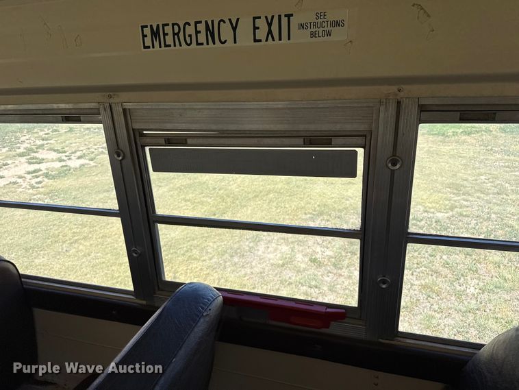 image for item FB6745 1993 Chevrolet  B7 school bus