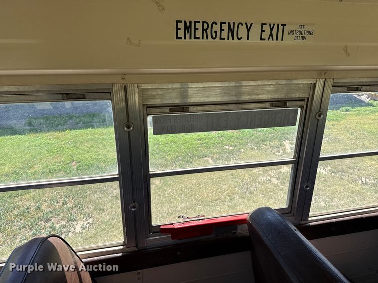 image for item FB6745 1993 Chevrolet  B7 school bus