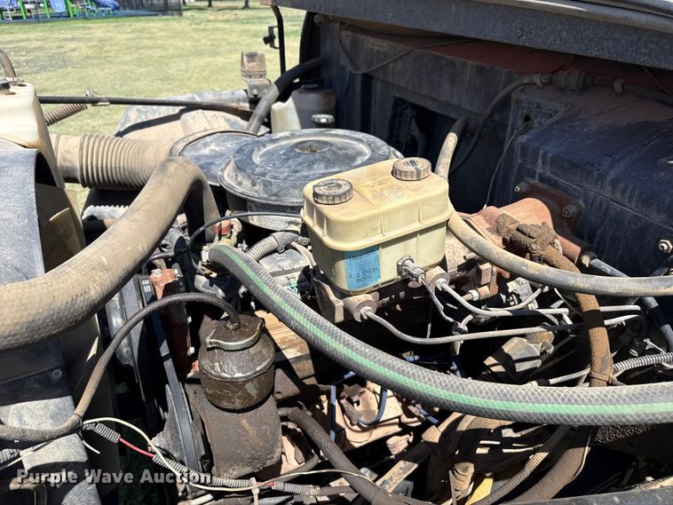 image for item FB6745 1993 Chevrolet  B7 school bus