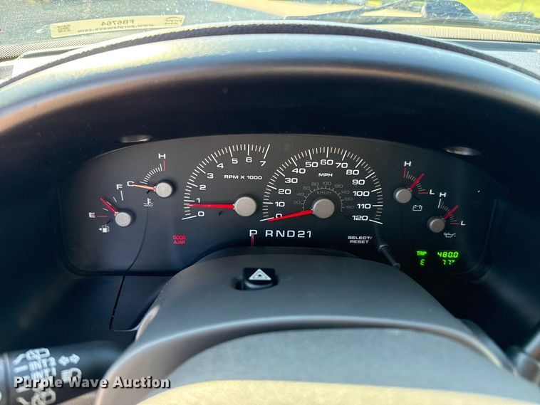 image for item FB6764 2003 Ford Expedition SUV
