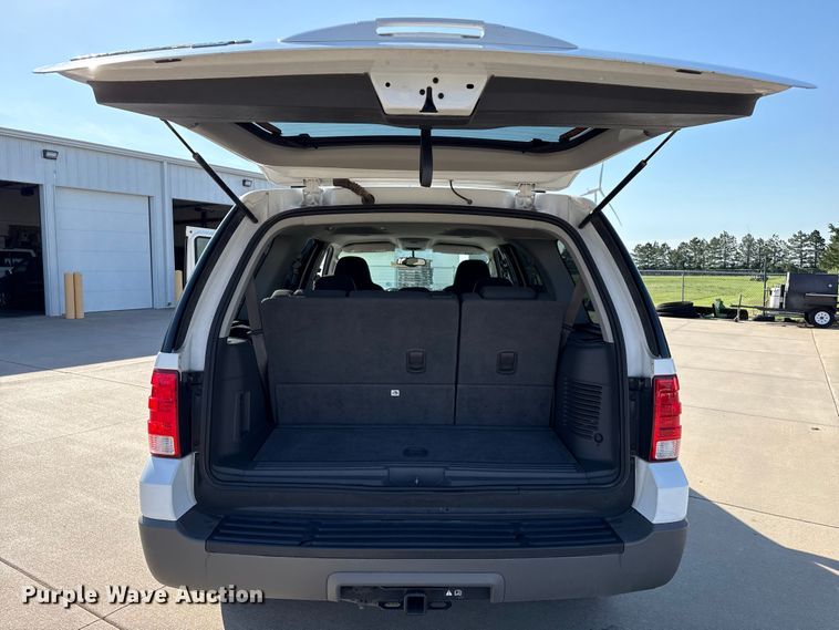 image for item FB6764 2003 Ford Expedition SUV