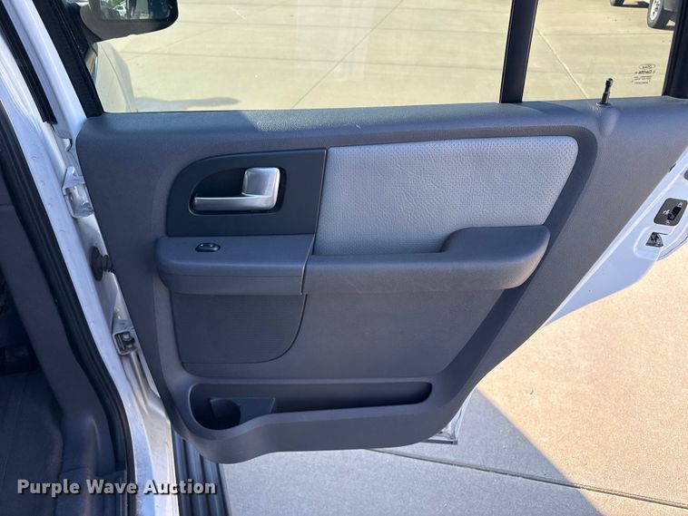 image for item FB6764 2003 Ford Expedition SUV