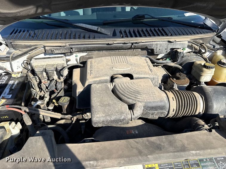image for item FB6764 2003 Ford Expedition SUV