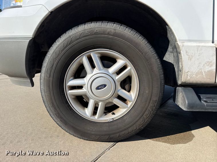 image for item FB6764 2003 Ford Expedition SUV