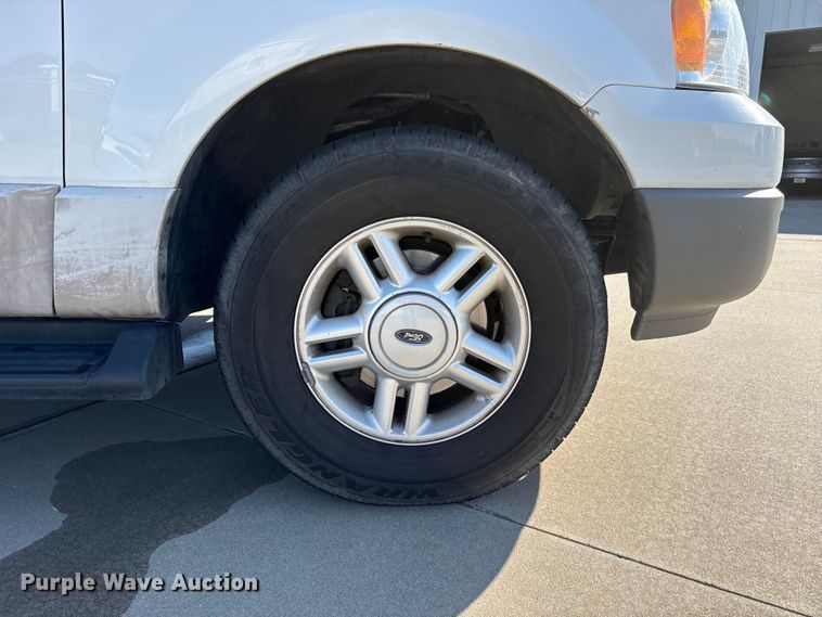 image for item FB6764 2003 Ford Expedition SUV