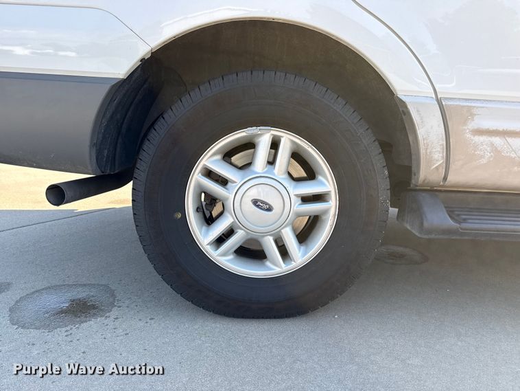 image for item FB6764 2003 Ford Expedition SUV