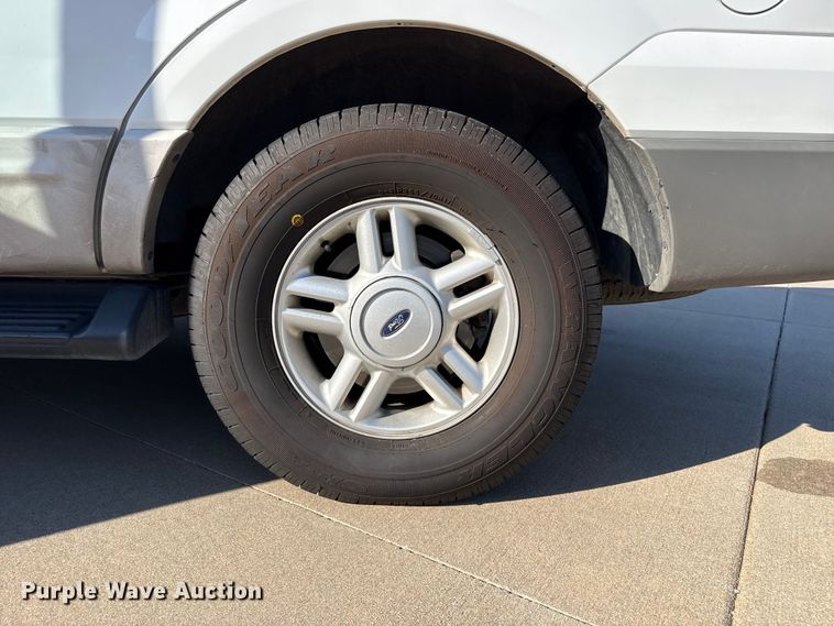 image for item FB6764 2003 Ford Expedition SUV