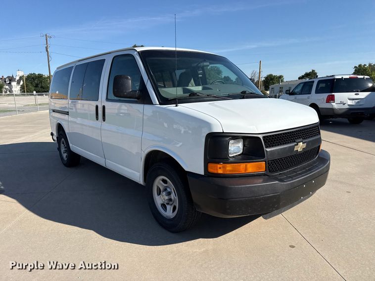 image for item FB6765 2008 Chevrolet Express 1500 van