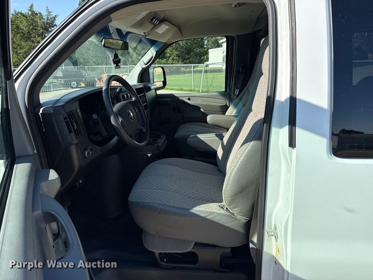 image for item FB6765 2008 Chevrolet Express 1500 van