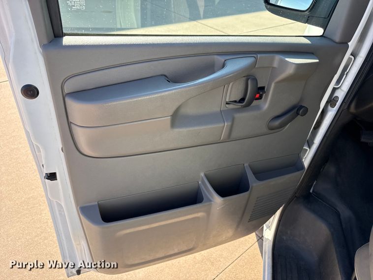 image for item FB6765 2008 Chevrolet Express 1500 van