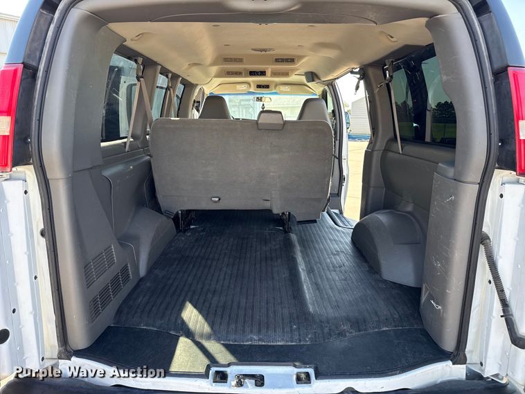 image for item FB6765 2008 Chevrolet Express 1500 van