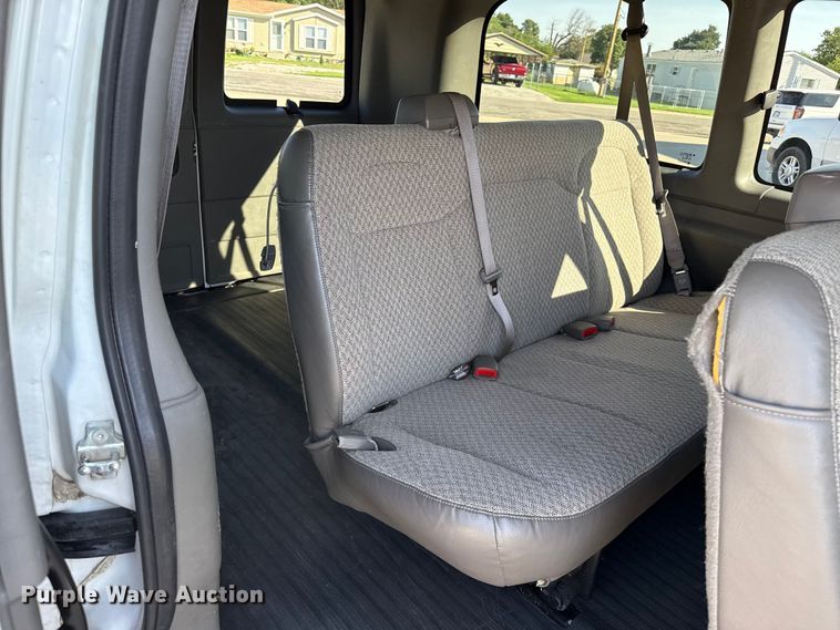 image for item FB6765 2008 Chevrolet Express 1500 van