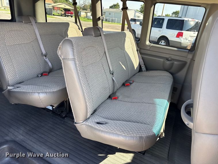 image for item FB6765 2008 Chevrolet Express 1500 van