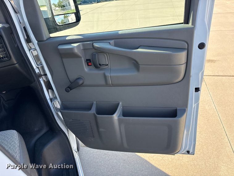 image for item FB6765 2008 Chevrolet Express 1500 van