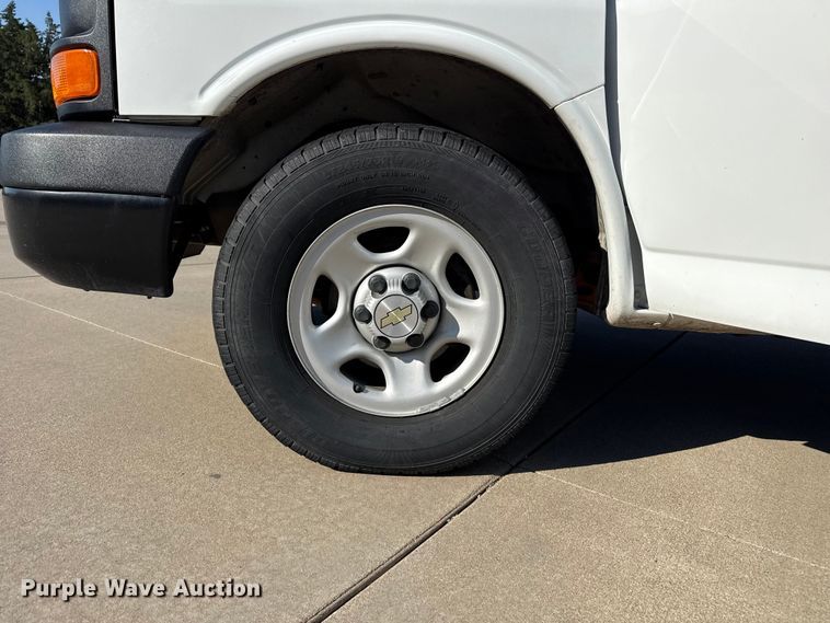 image for item FB6765 2008 Chevrolet Express 1500 van
