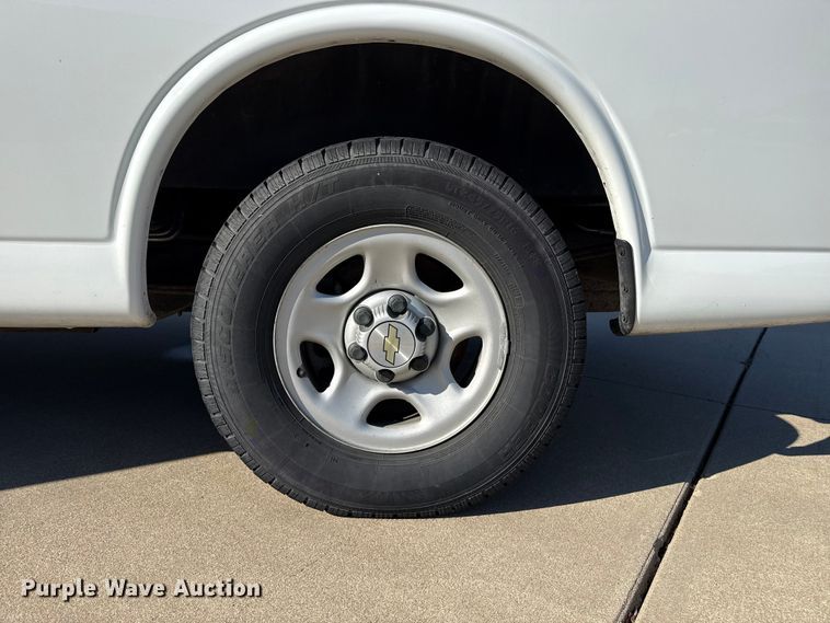 image for item FB6765 2008 Chevrolet Express 1500 van
