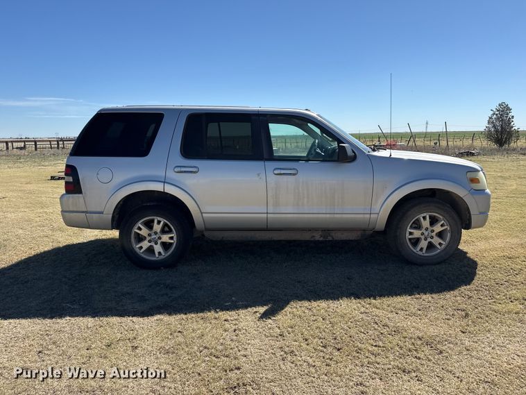 image for item FB6772 2010 Ford Explorer XLT SUV