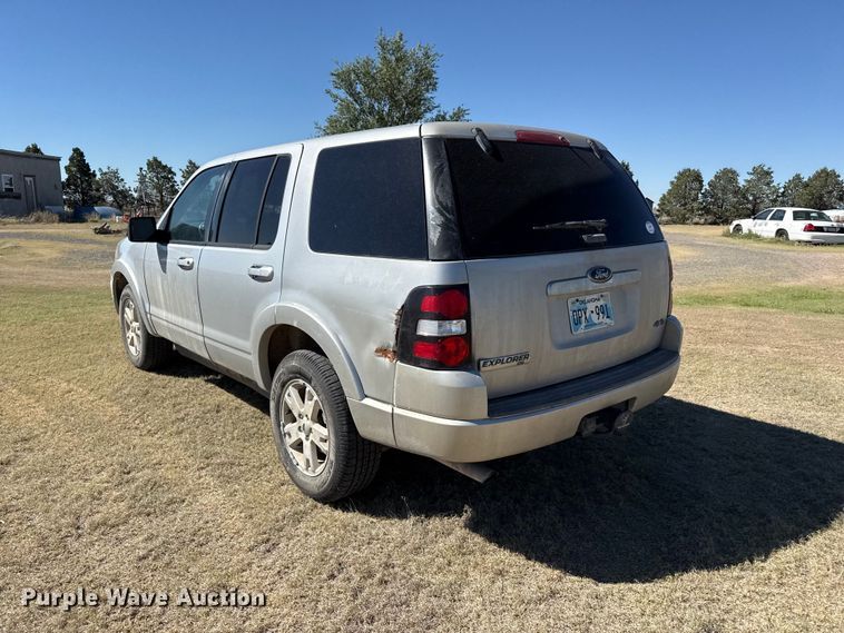image for item FB6772 2010 Ford Explorer XLT SUV