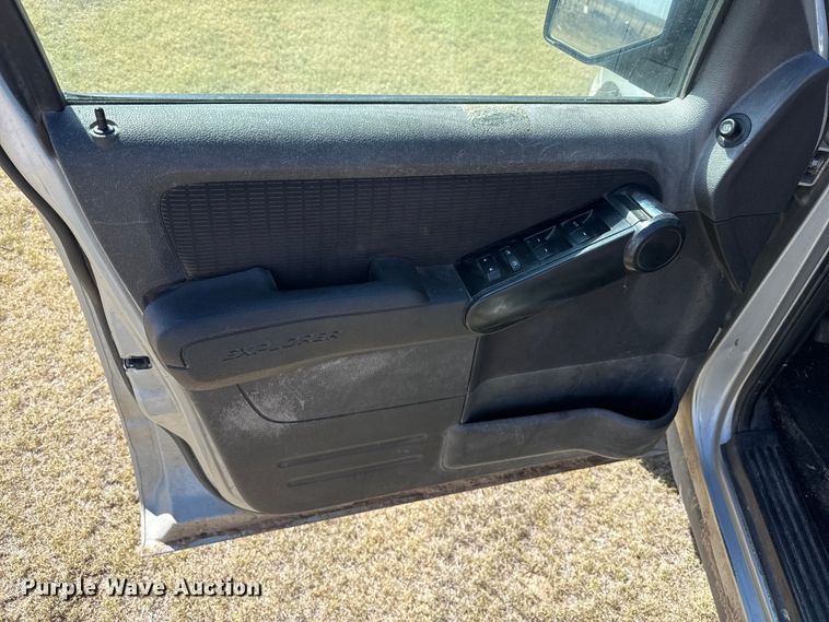 image for item FB6772 2010 Ford Explorer XLT SUV