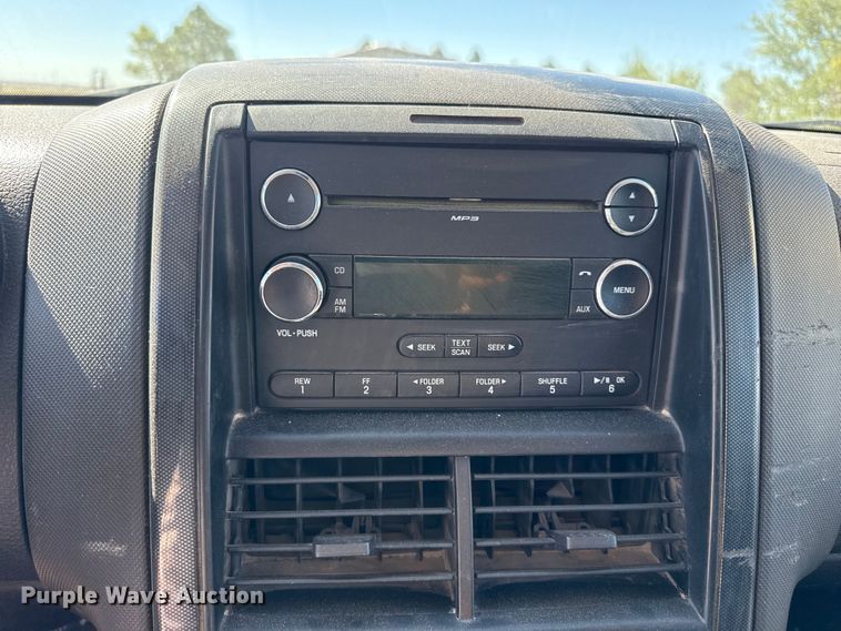 image for item FB6772 2010 Ford Explorer XLT SUV