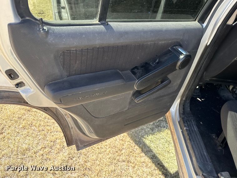 image for item FB6772 2010 Ford Explorer XLT SUV