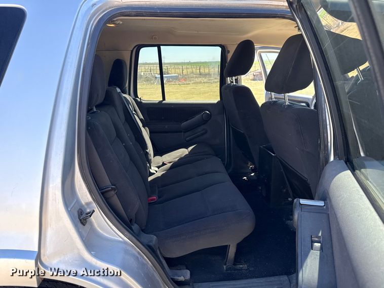 image for item FB6772 2010 Ford Explorer XLT SUV