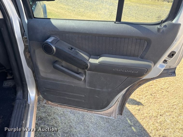 image for item FB6772 2010 Ford Explorer XLT SUV