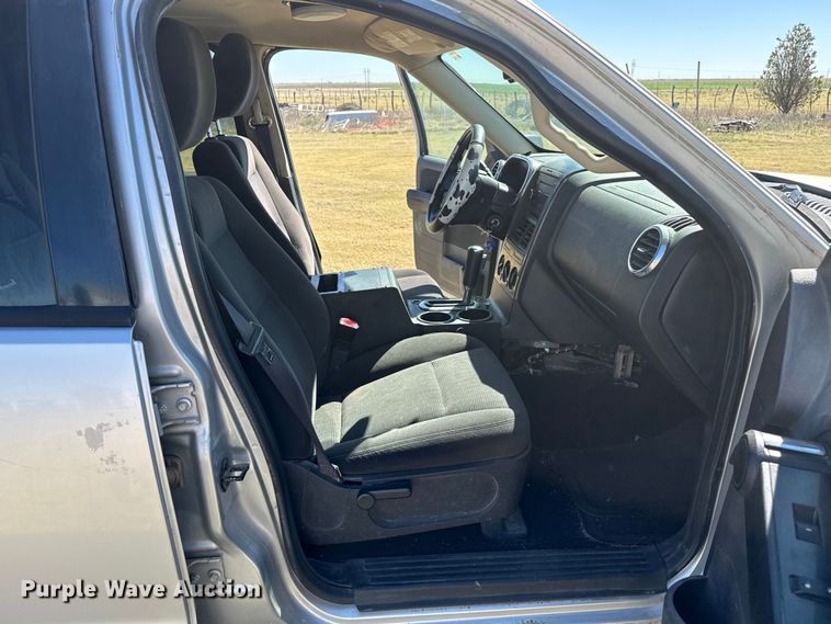 image for item FB6772 2010 Ford Explorer XLT SUV