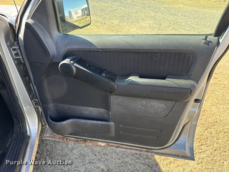 image for item FB6772 2010 Ford Explorer XLT SUV
