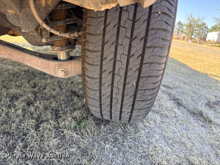 image for item FB6772 2010 Ford Explorer XLT SUV