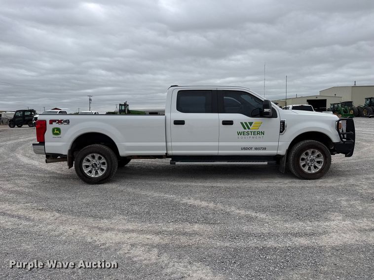image for item FB6781 2020 Ford F250 Super Duty Crew Cab pickup truck