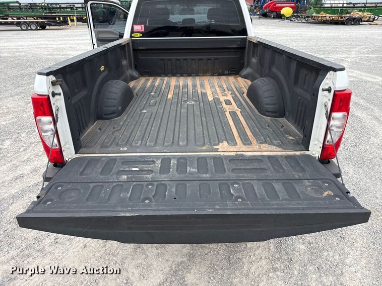 image for item FB6781 2020 Ford F250 Super Duty Crew Cab pickup truck