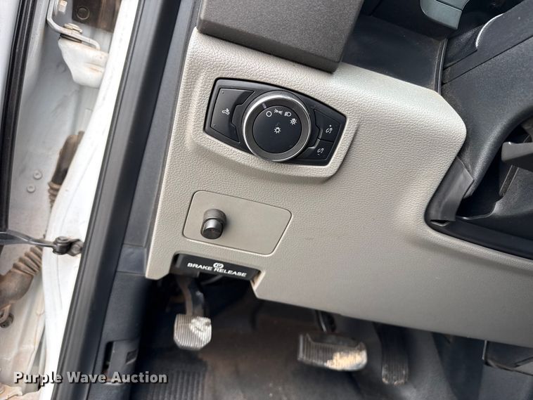image for item FB6781 2020 Ford F250 Super Duty Crew Cab pickup truck