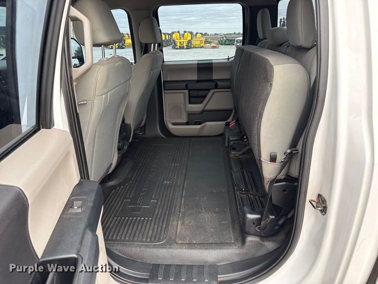 image for item FB6781 2020 Ford F250 Super Duty Crew Cab pickup truck
