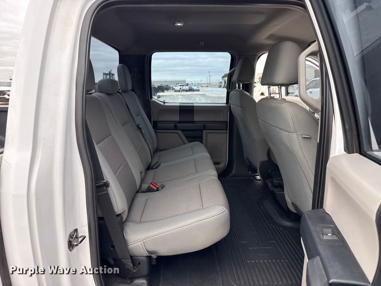 image for item FB6781 2020 Ford F250 Super Duty Crew Cab pickup truck